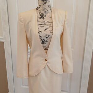 Vintage 1980s Louis Feraud Women's business Skirt Suit